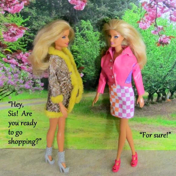 BARBIE DOLLS + 4 DRESSES, VINTAGE COAT & JACKET+ 2 PAIRS SHOES, 2 BLONDES MATTEL - Picture 2 of 12